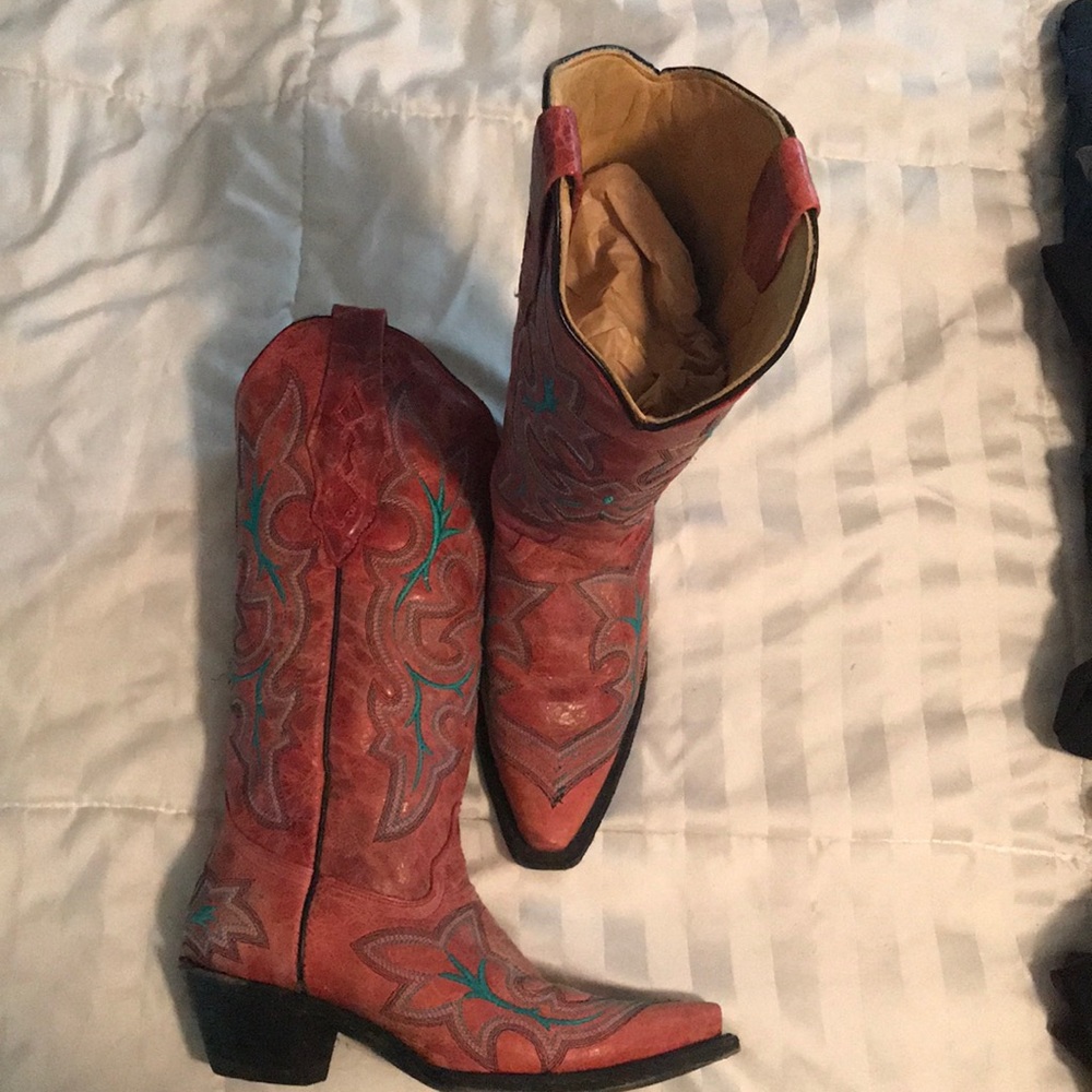 Corral boots